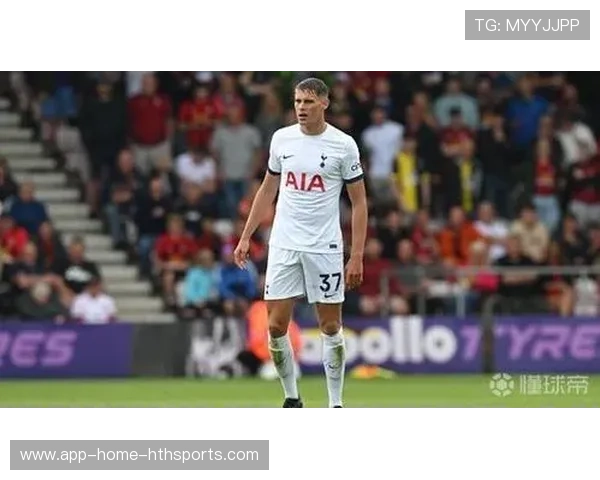 范德芬长途奔袭世界波由帕利尼亚助攻：这助攻得不到应有认可！