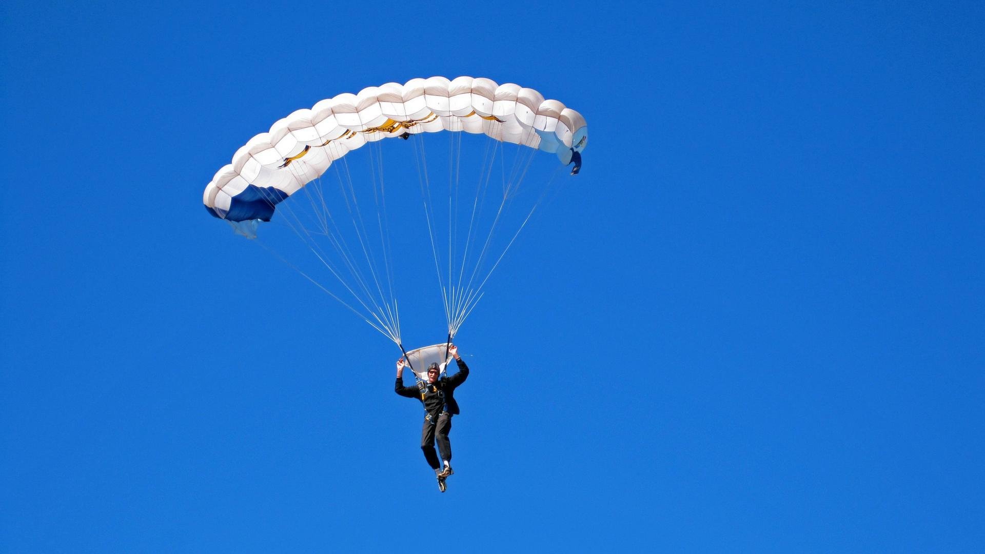 竞技扯铃花式赛 民间玩法登上专业舞台